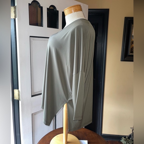 PLANET olive green light top. Size : one size fits all. Perfect condition top - Picture 5 of 11